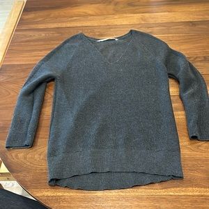 Athleta gray v-neck sweater size small